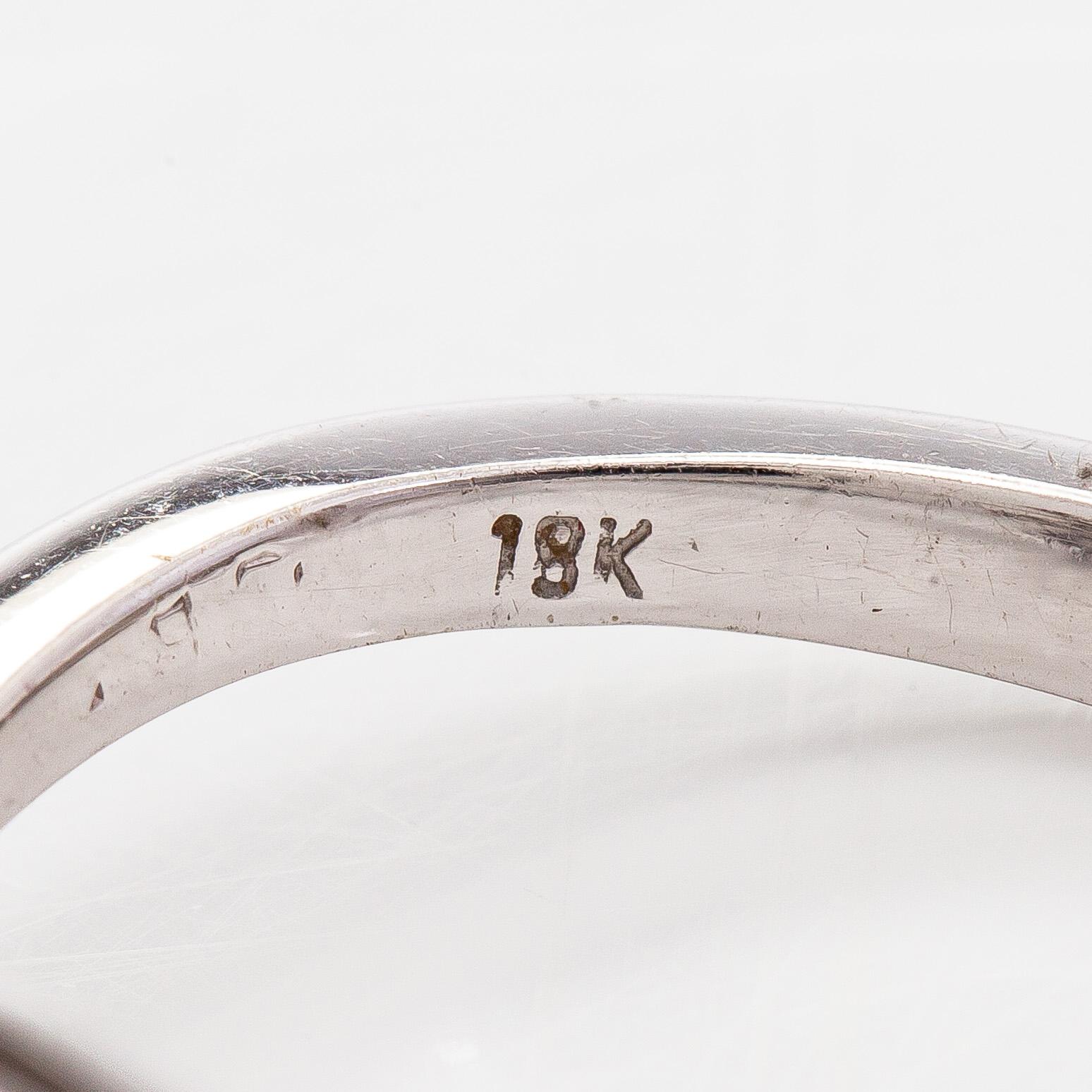 Ring, brilliant cut diamonds, 18K white gold.
