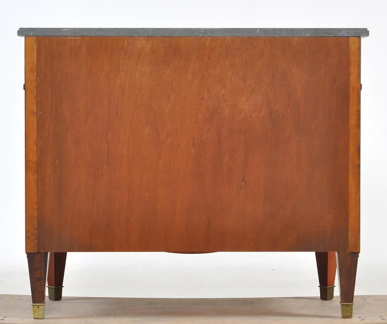 BYRÅ, gustaviansk stil, 1900-tal.