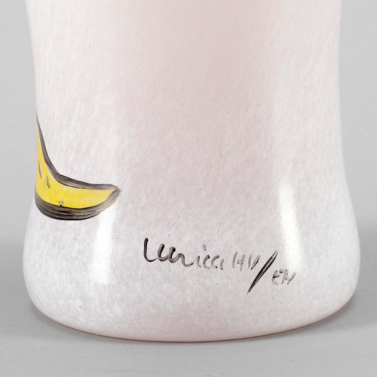 VAS, glas, Ulrica Hydman-Vallien, Kosta Boda, signerad.