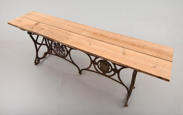 TRÄDGÅRDSBORD/BORD, sekelskiftet 1900.