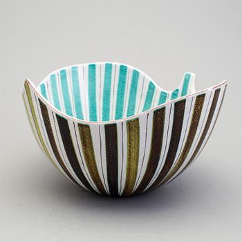 STIG LINDBERG, skål av fajans, Gustavsberg studio 1950-tal.