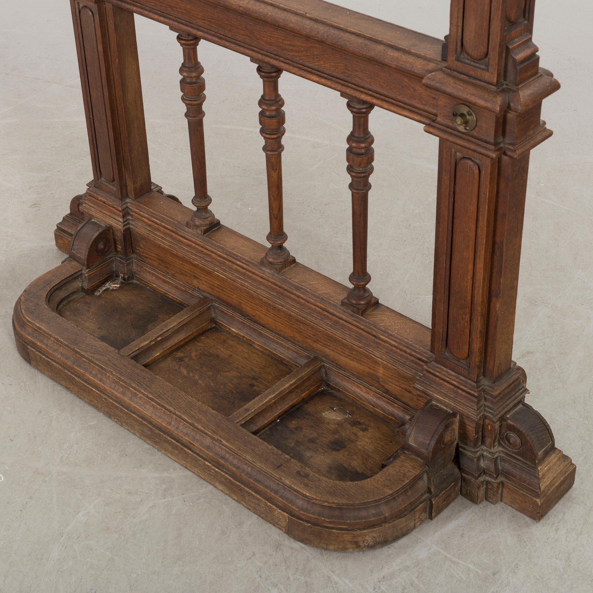 An app. 1900 cloth rack.