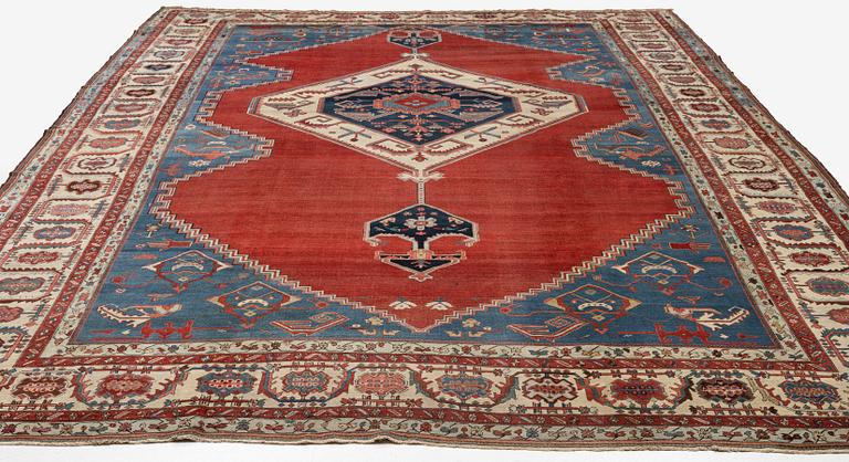 A Bakshaish carpet, West Persia, c. 576 x 385 cm.