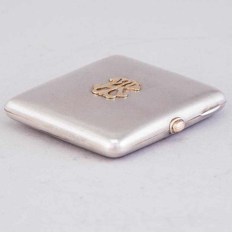 A parcel-gilt cigarette case, mark of PP, Helsinki. Around 1950.