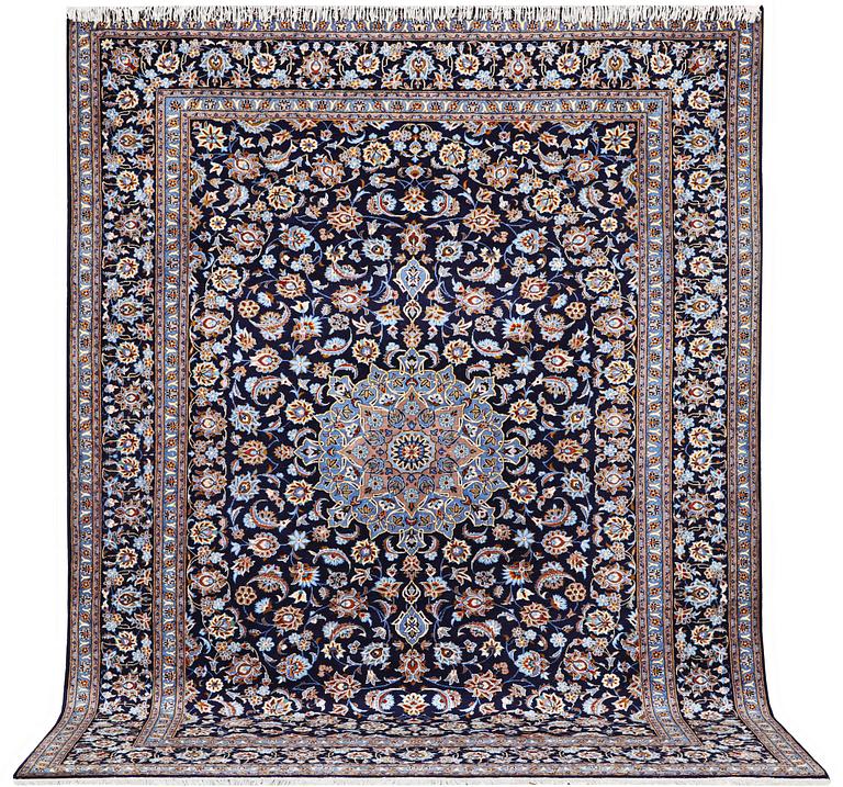 Matta, Keshan, ca. 380 x 302 cm.