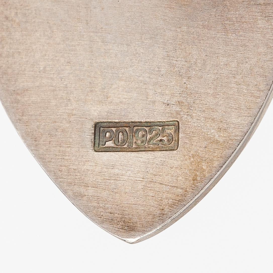 Pekka Piekäinen, Örhängen "Marquise", sterlingsilver, emalj. Platinoro, Åbo.