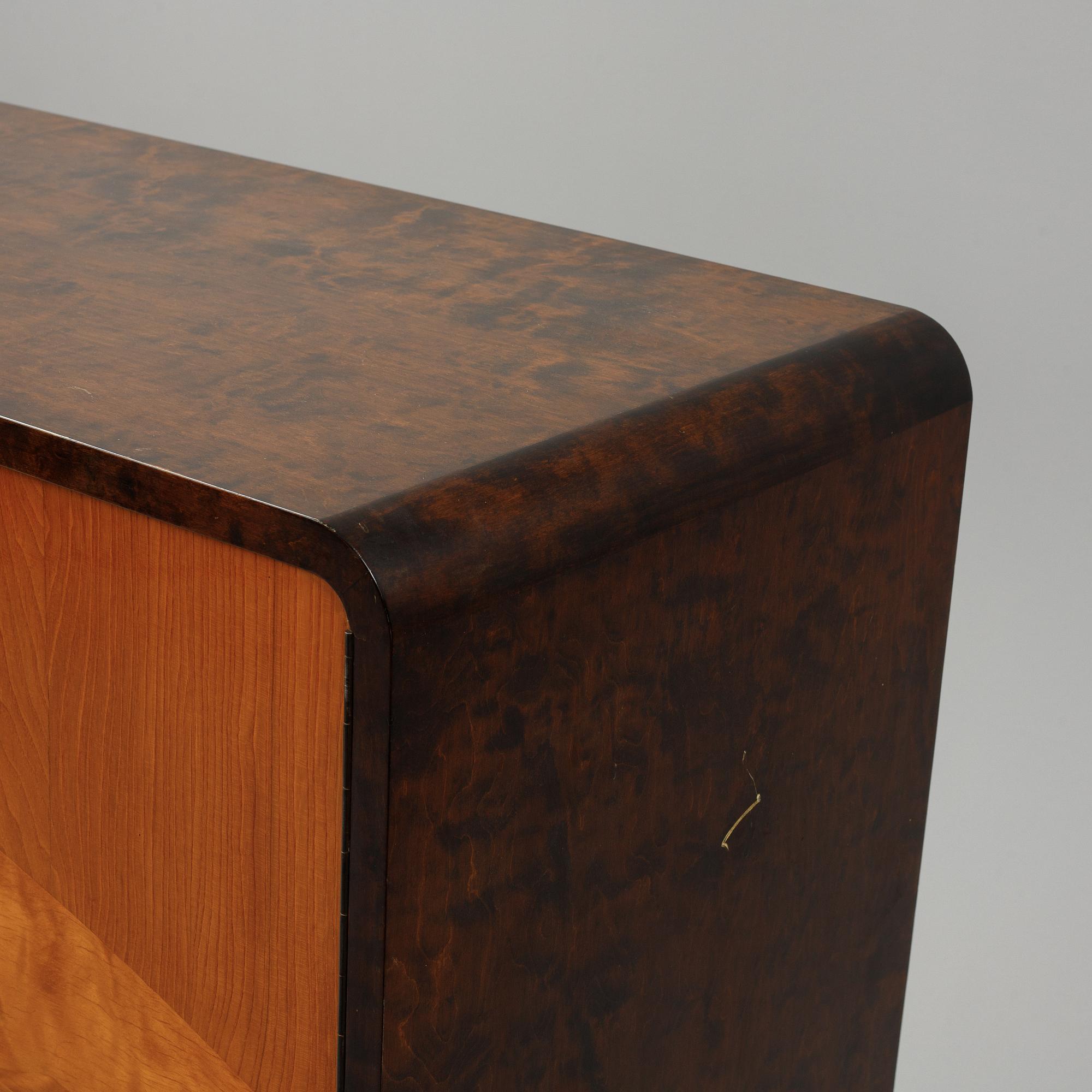 A 1930's cabinet.
