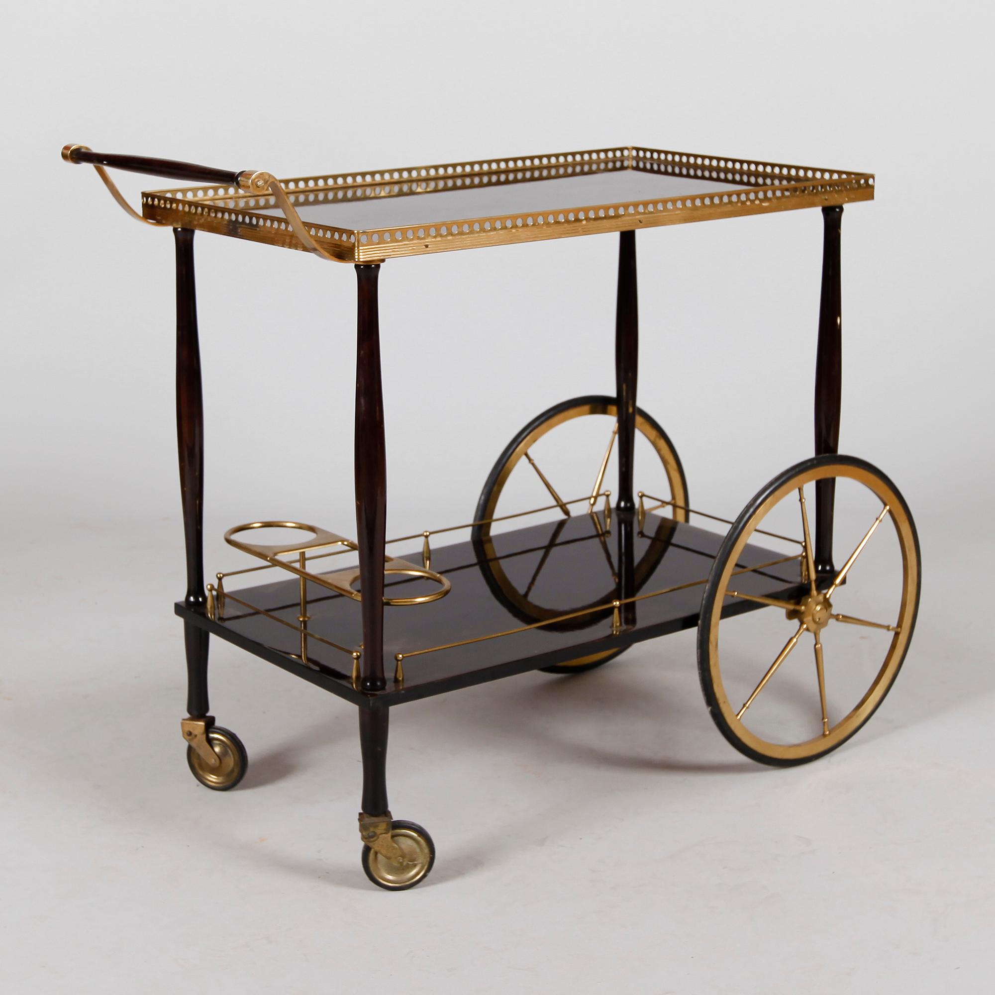 SERVERINGSVAGN, 1900-talets mitt.