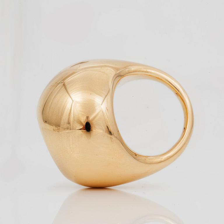 A Georg Jensen diamond ring. "Cave", design by Jaqueline Rebun.