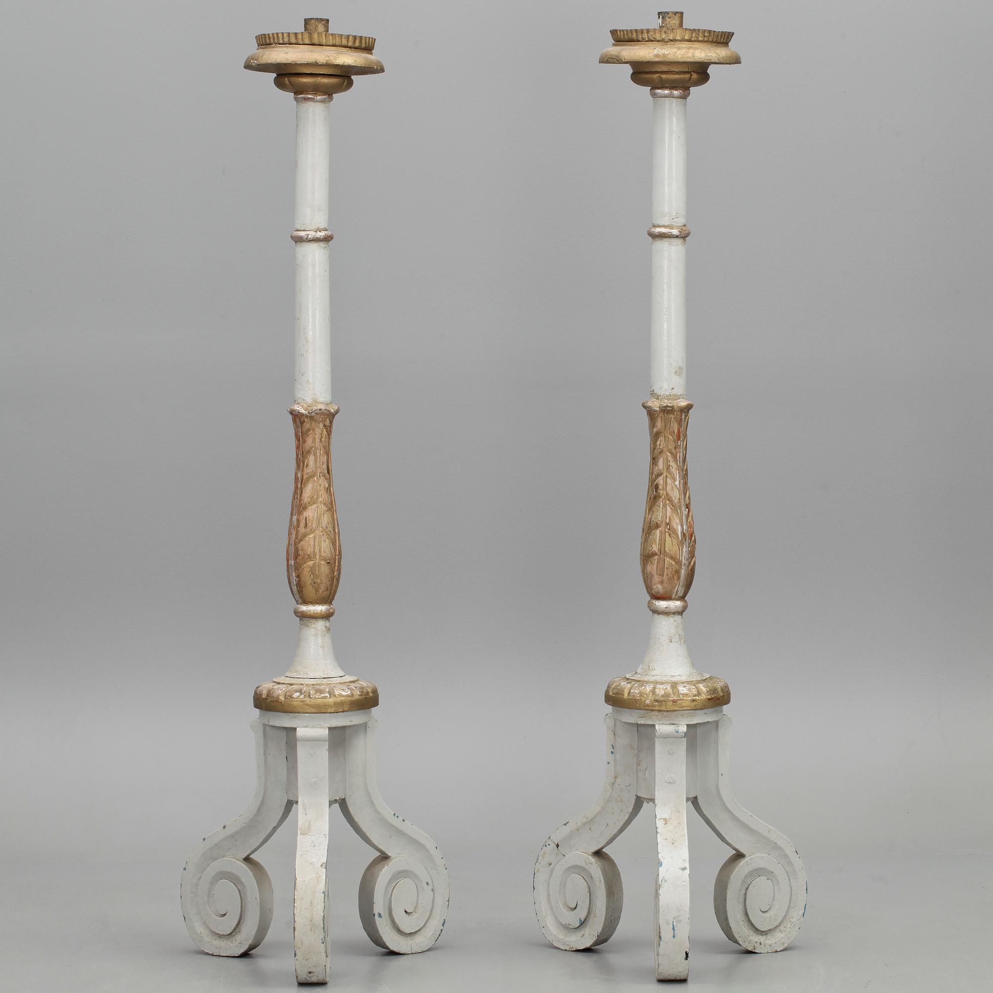 GUERIDONER, ett par. Barockstil. 1800/1900-tal.