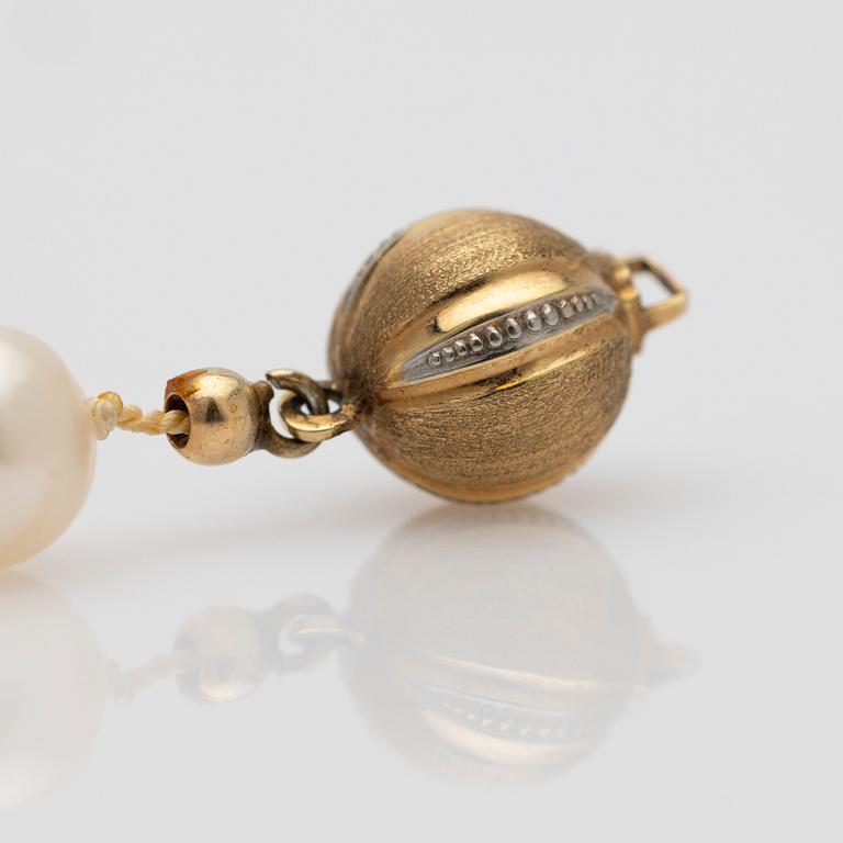 Collier, med odlade pärlor, lås 18K guld.