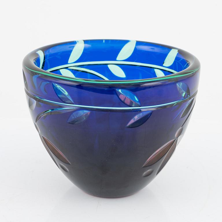 Erika Lagerbielke, a glass bowl, Orrefors Gallery, 17/30, dated -92.