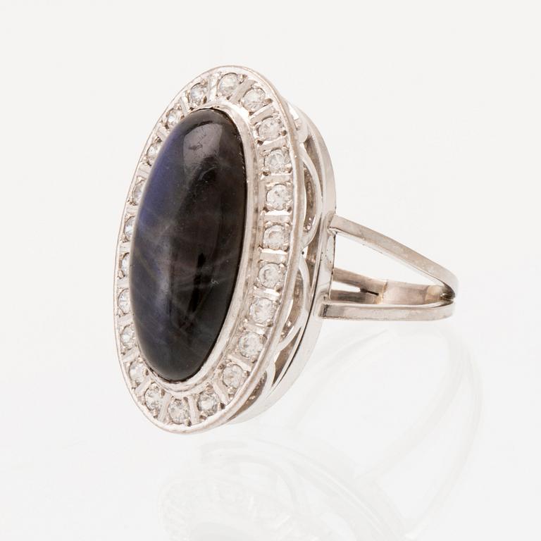 Elon Arenhill, Ring/Cocktail ring 18K white gold with cabochon-cut labradorite and antique-cut stones, Malmö 1975.
