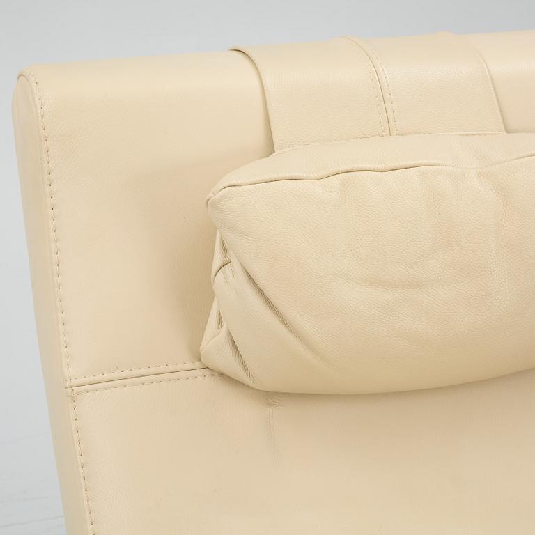 A reclininger, Neiser, contemporary.