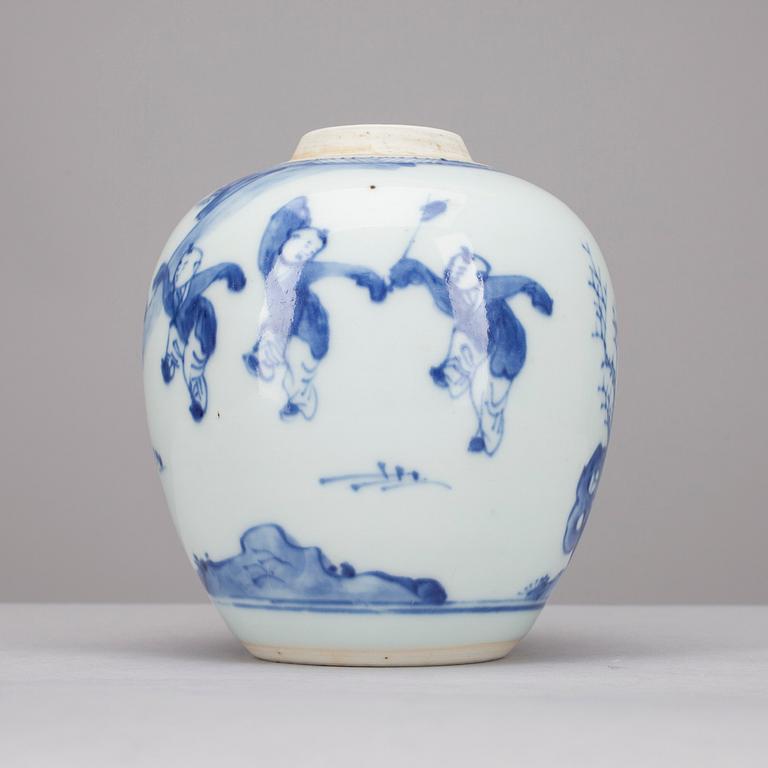 KRUKA, porslin, Kina, Qian Long (1736-1795).