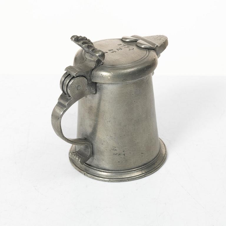 Målkärl, Jumfru av Carl Wessman, Stockholm 1770. Krönt av Zakarias Plantin.