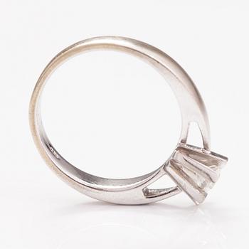 A 14K white gold ring with a diamond ca. 0.30 ct. Marked Chanti.