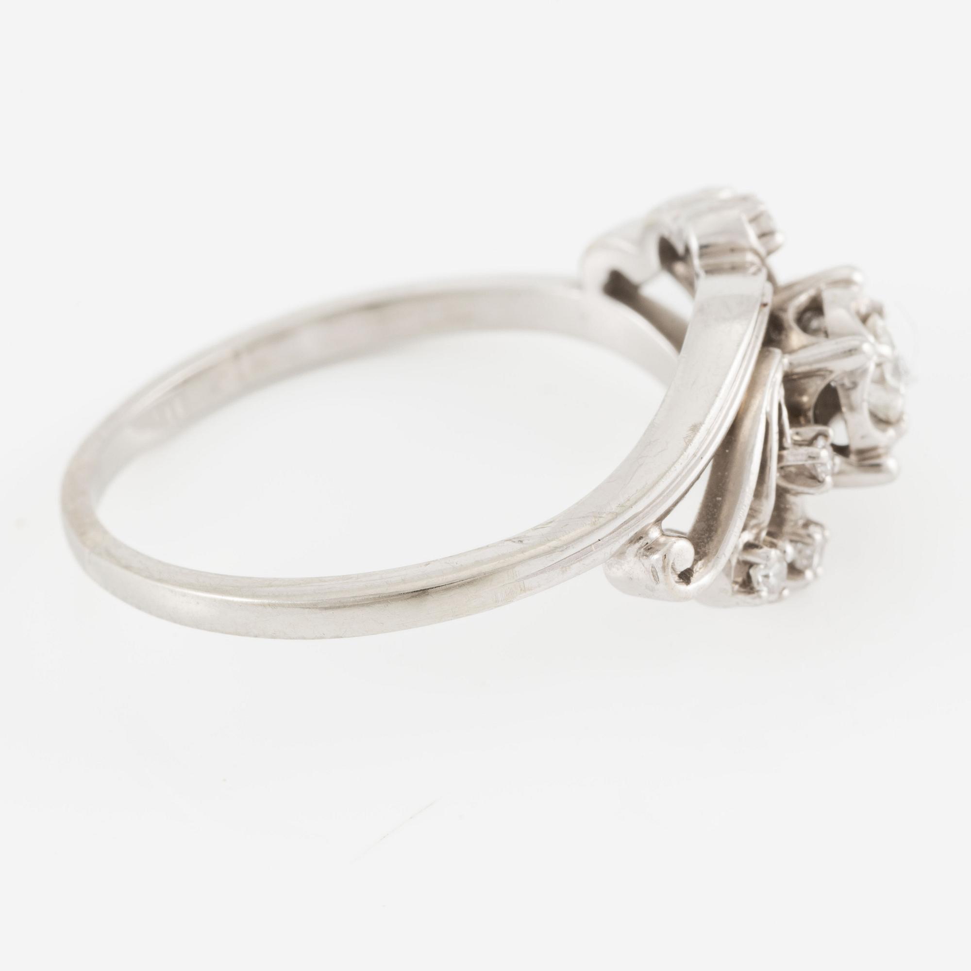 Ring, 18K white gold set with brilliant-cut and octagonal-cut diamonds.
