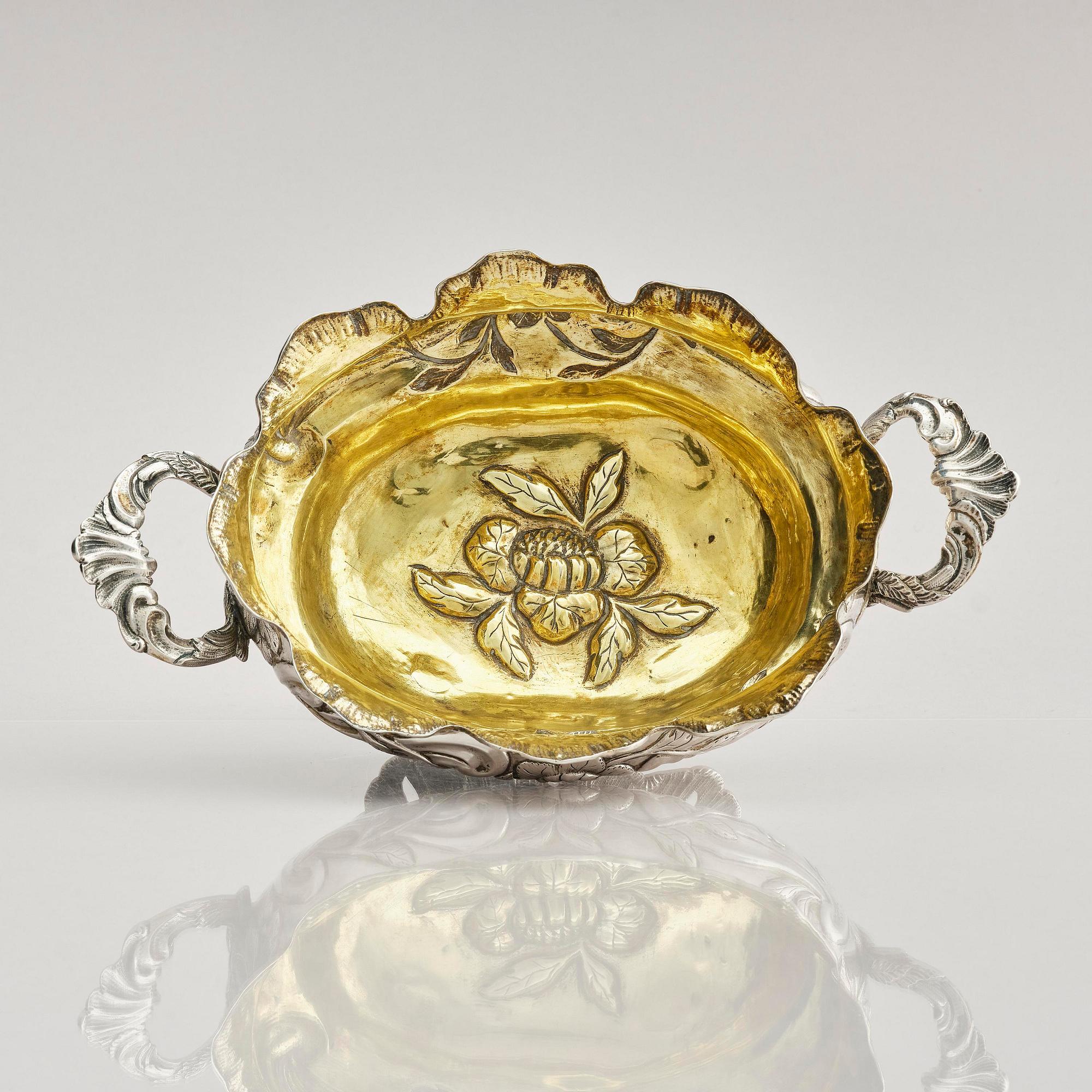 A Prussian 18th century parcel-gilt silver monteith bowl, mark of Gottfried Nöffel (Neffel), Königsberg, Prussia 1771.