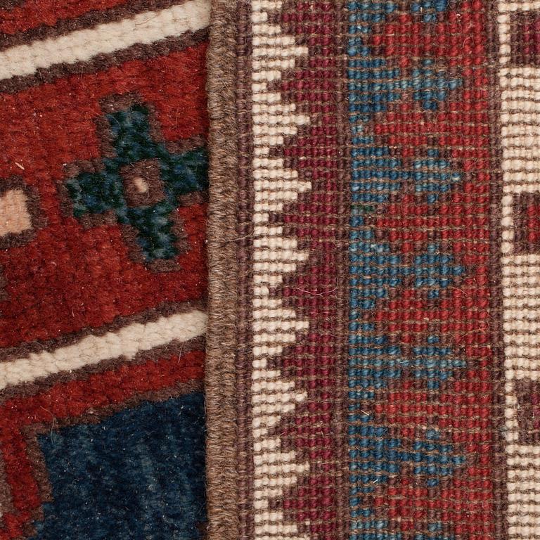 MATTA, orientalisk, old. Ca 194x128 cm.