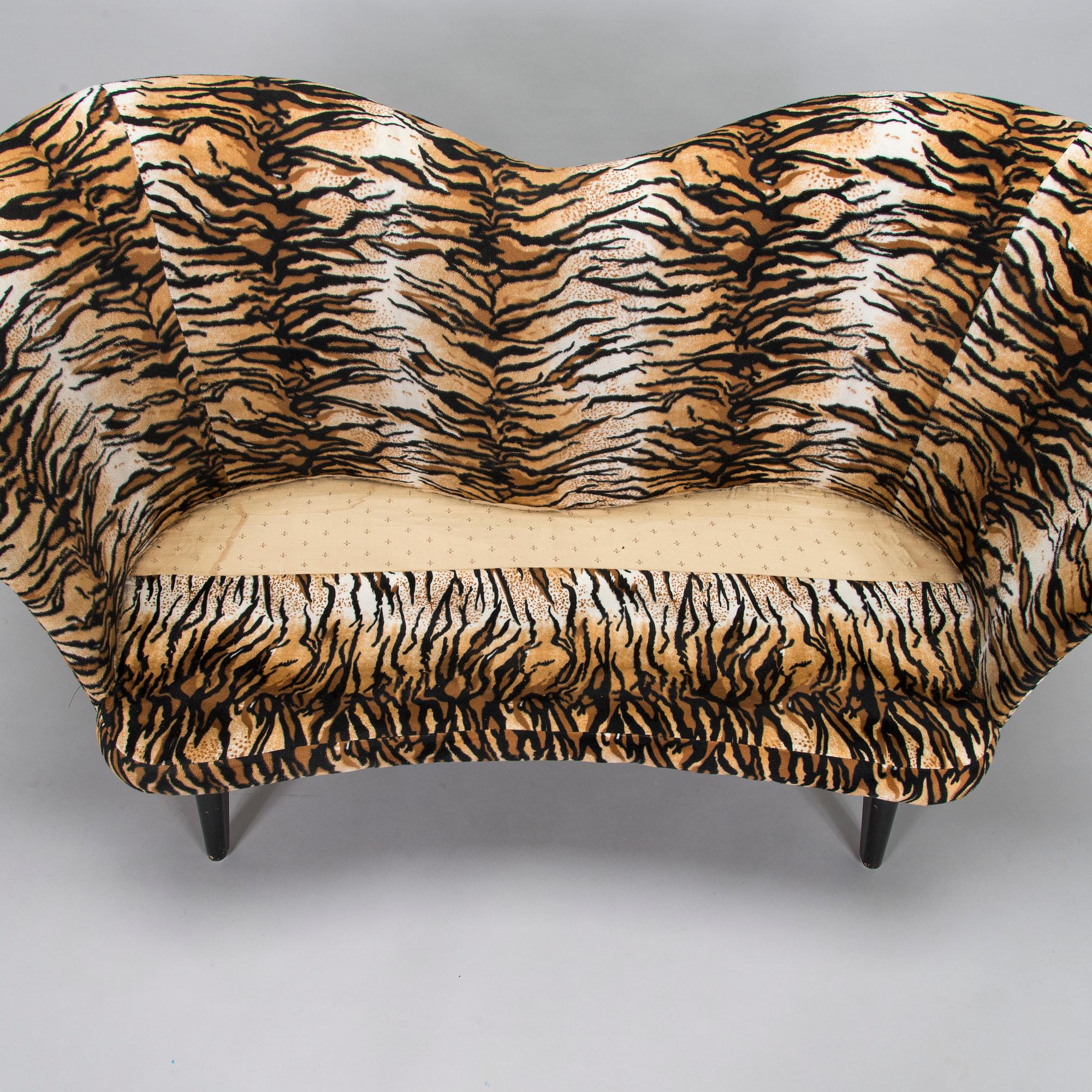 Olof Ottelin, soffa "Duetto" Kervo Snickerifabrik, Stockmann, 1900-talets mitt.