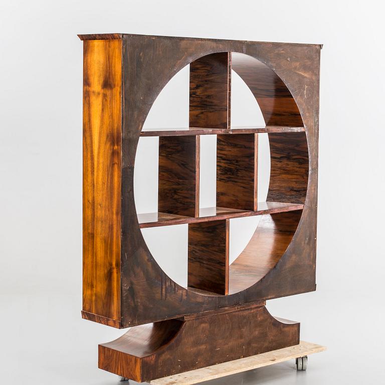 AN ART DECO STYLE BOOKSHELF FROM THE SECOND HALF OF THE 20TH CENTURY.