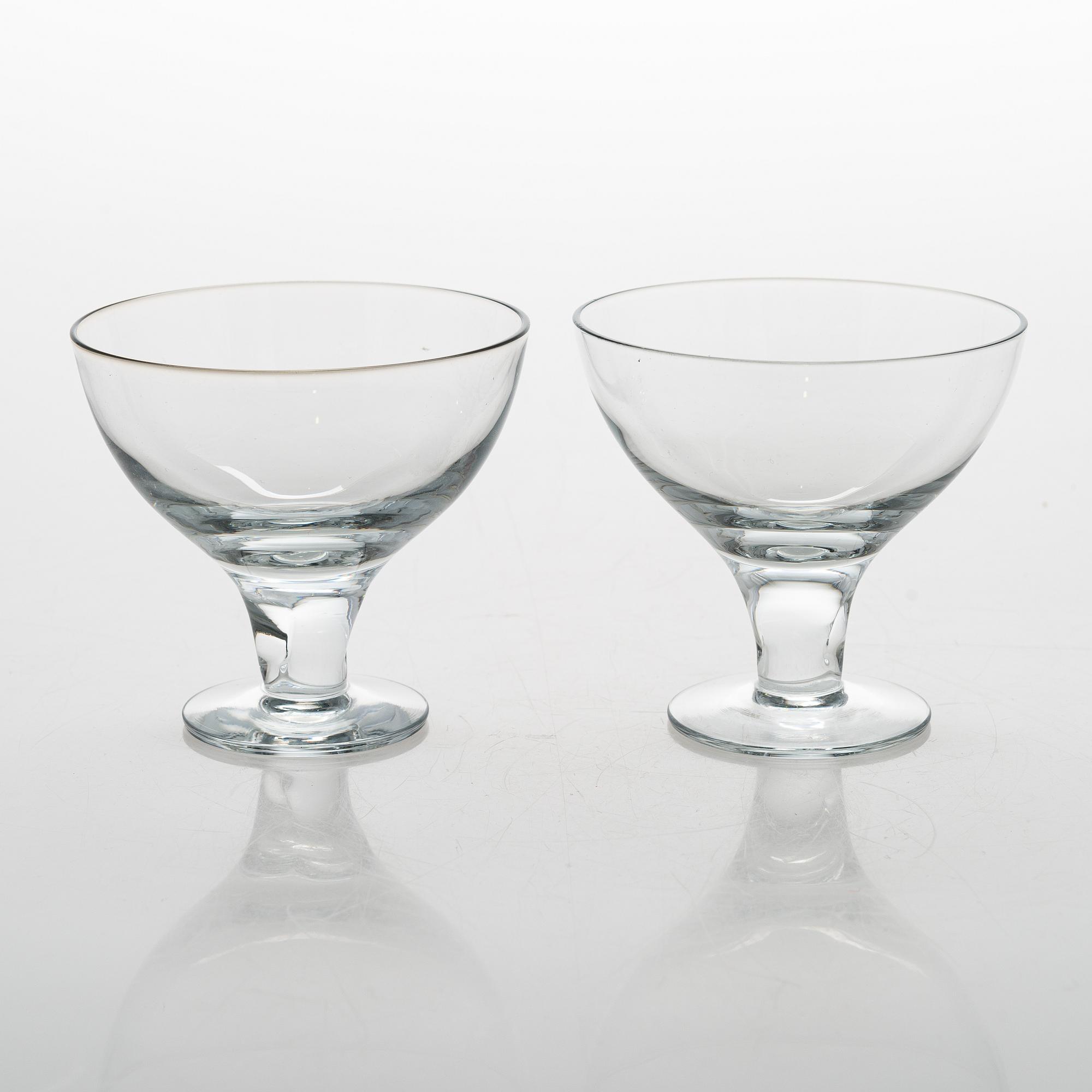 Gunnel Nyman, lasiston osia, 33 kpl, "GN 46", Nuutajärvi Notsjö. Tuotannossa 1949-1969.