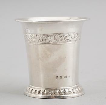 BÄGARE, silver, Peter R Hinnerup, 1843. Vikt ca 102 g.