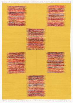 A flat-woven carpet, approx. 298 x 214 cm.