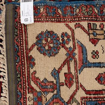 A CARPET, an antique Heriz, ca 360,5 x 282,5 cm.