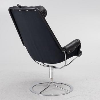 Bruno Mathsson, a 'Jetson' easy chair.