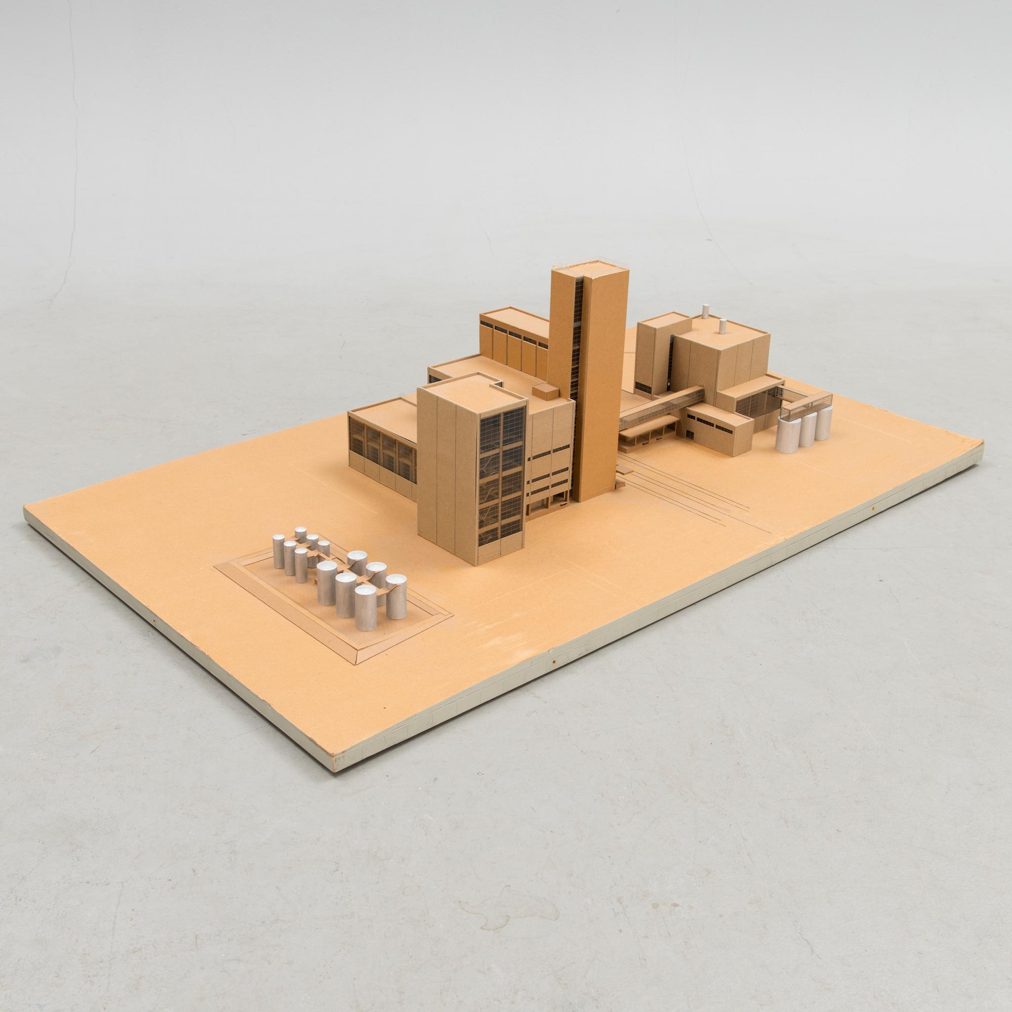 EINARI TERÄSVIRTA, arkkitehtuurimalli, Alkon Koskenkorva tehtaat, 1972.