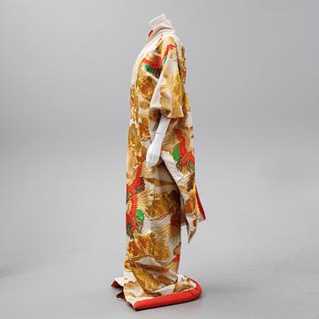 A Japanese silk Kimono, 20th Century.