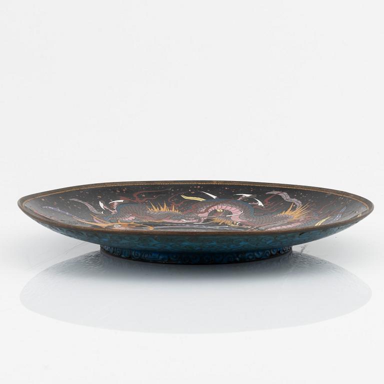 A cloisonné dish, Japan, 20th century.