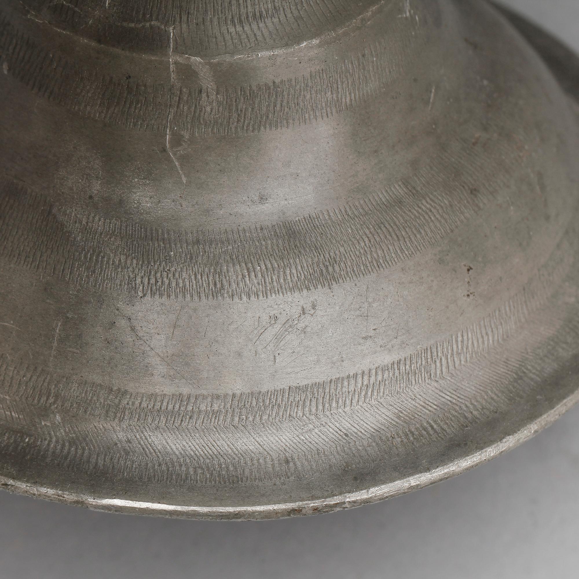KAKFAT, tenn, 1700/1800-tal, otydliga stämplar.