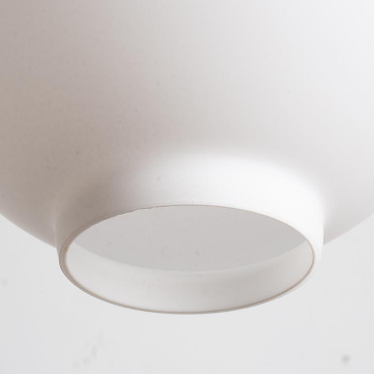 Harald Notini, eller Uno Westerberg, taklampa, modell "11907", Arvid Böhlmarks Lampfabrik, Stockholm, 1950-tal.