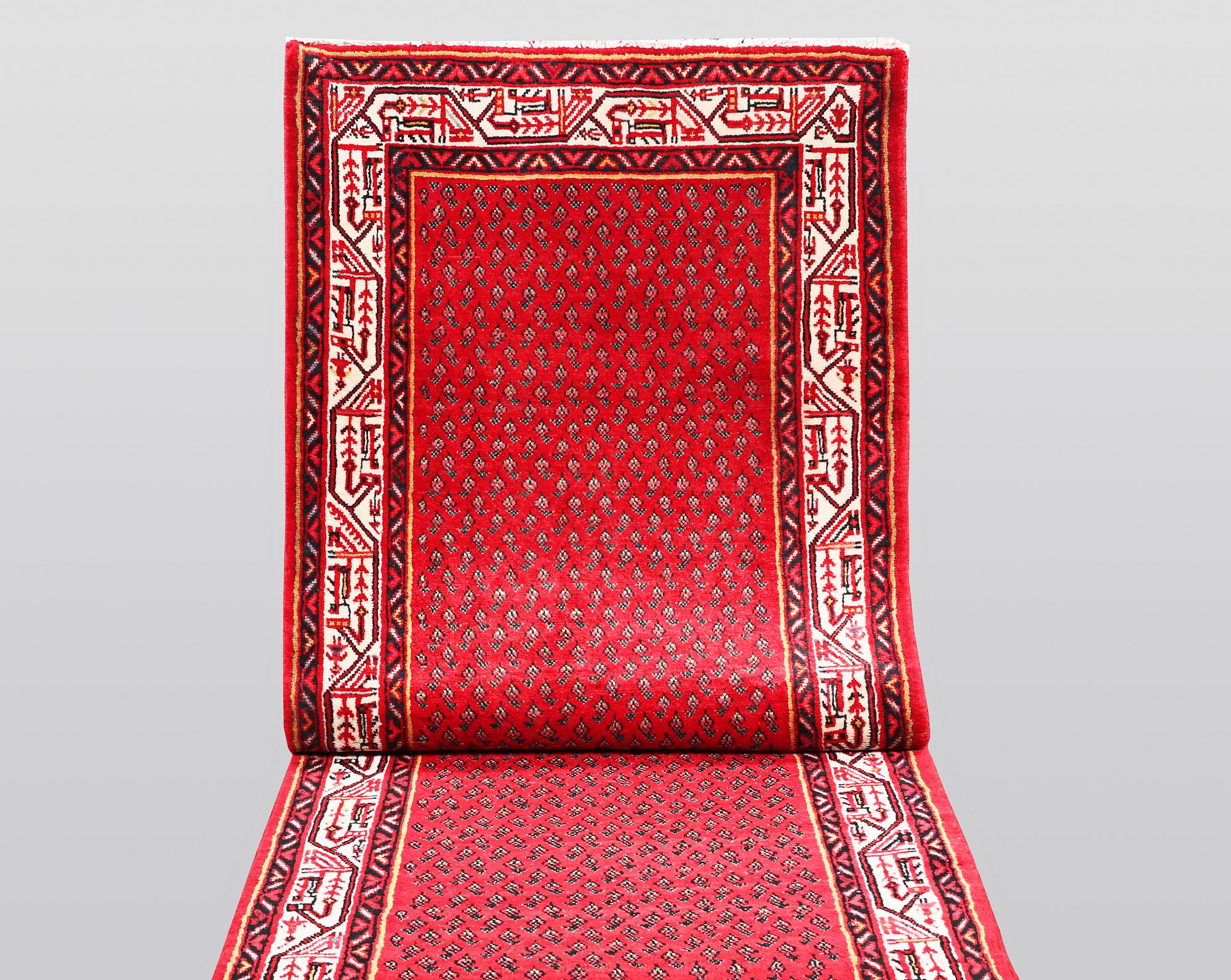 Gallerimatta, Sarouk - Mir, ca 312 x 106 cm.