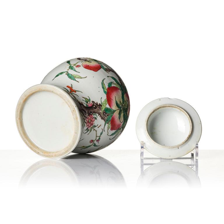 A famille rose 'peach' vase, late Qing dynasty/Republic.