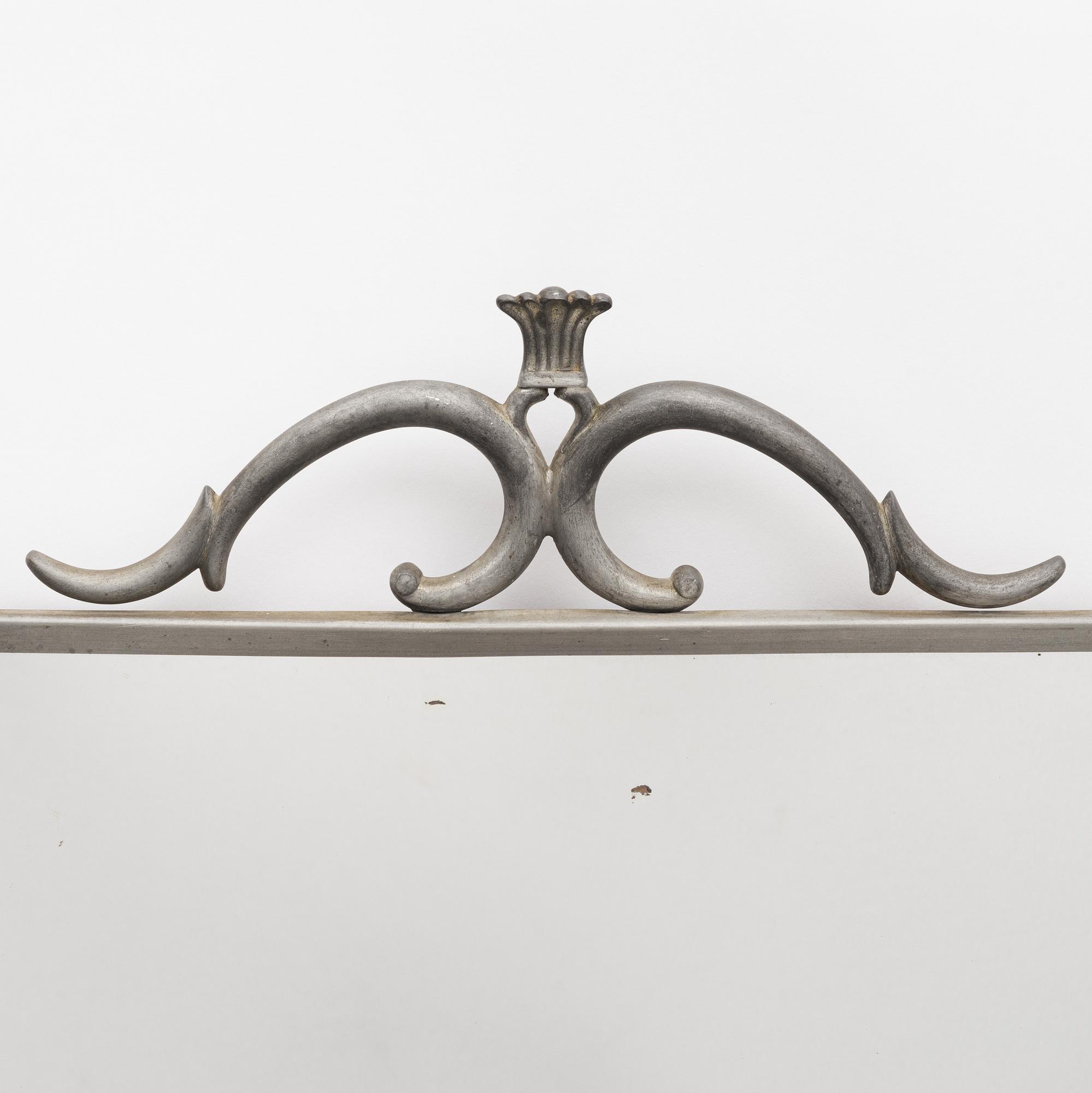 Firma Svenskt Tenn, spegel, variant av modell "125", Stockholm, 1925.