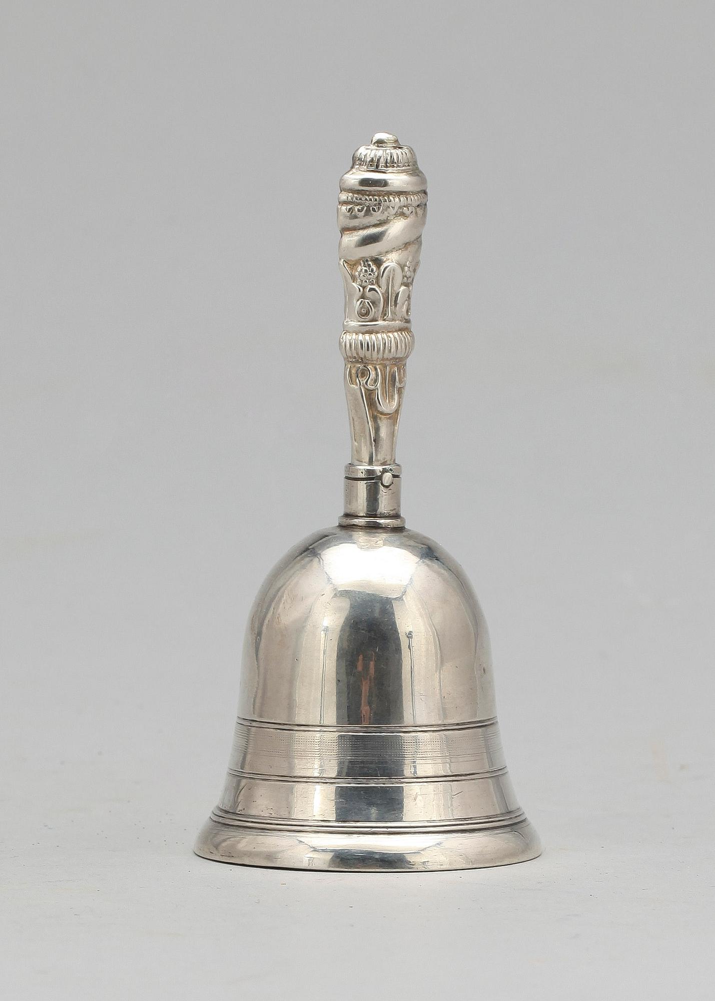 BORDSPINGLA, silver, sannolikt Adolf Zethelius, Stockholm 1816. Total vikt ca 79g.