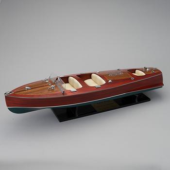 Model boat "Chris Craft triple cockpit", 21st century.