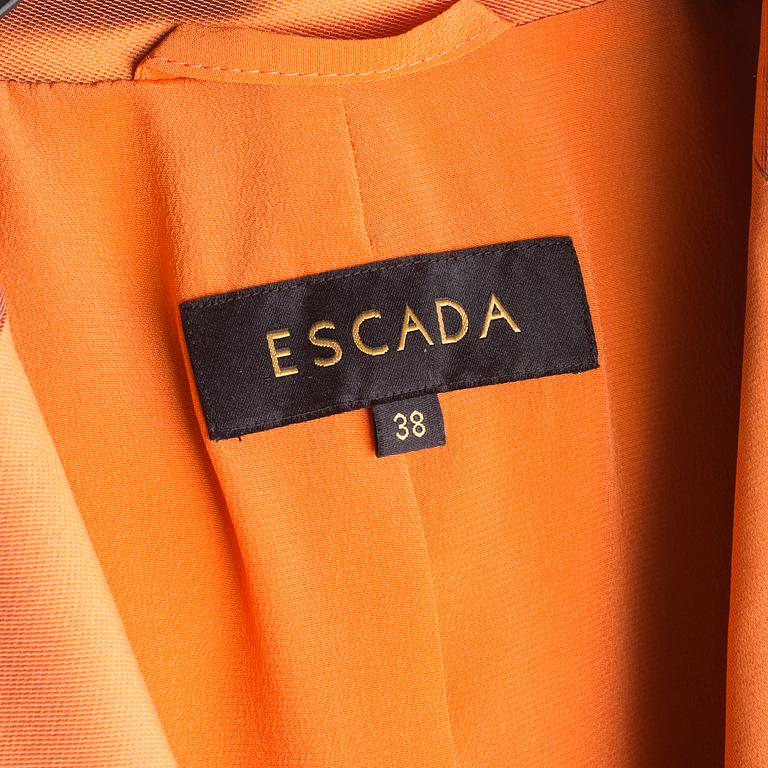 KAVAJ, Escada.