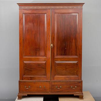 GARDEROB / SKÅP, England, 1900-talets första hälft.