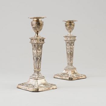 A pair of silver candlesticks, The Alexander Clark Manufacturing Company, Sheffield, England, 1905.