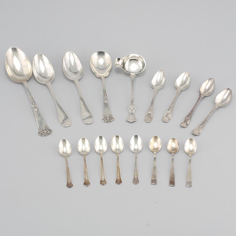 SILVERBESTICK, 17 delar, Sverige och importerat, 1900-tal, 463 gram.