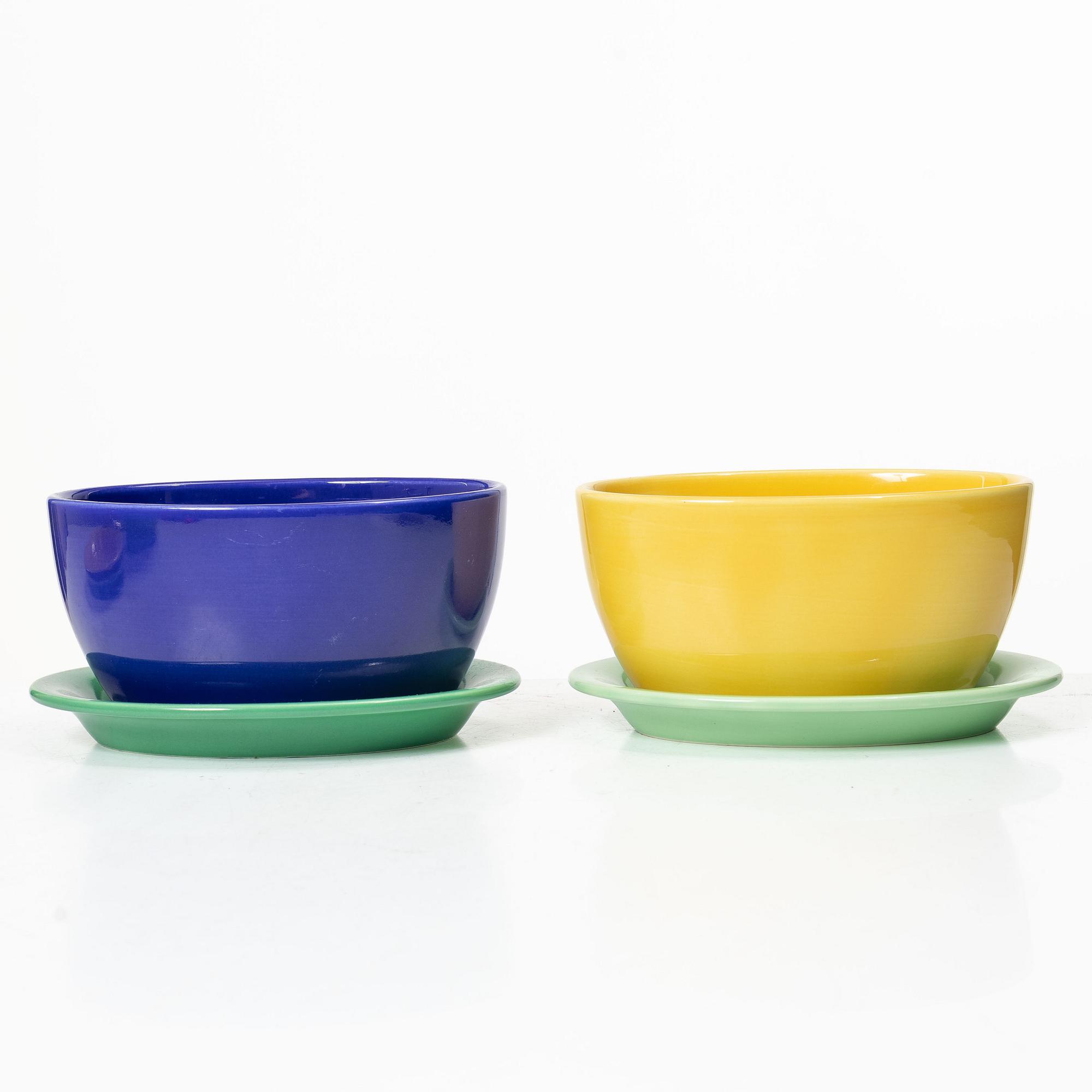 Ursula Munch-Petersen, Five 'Ursula' faience bowls with saucers, Royal Copenhagen, late 20th century.