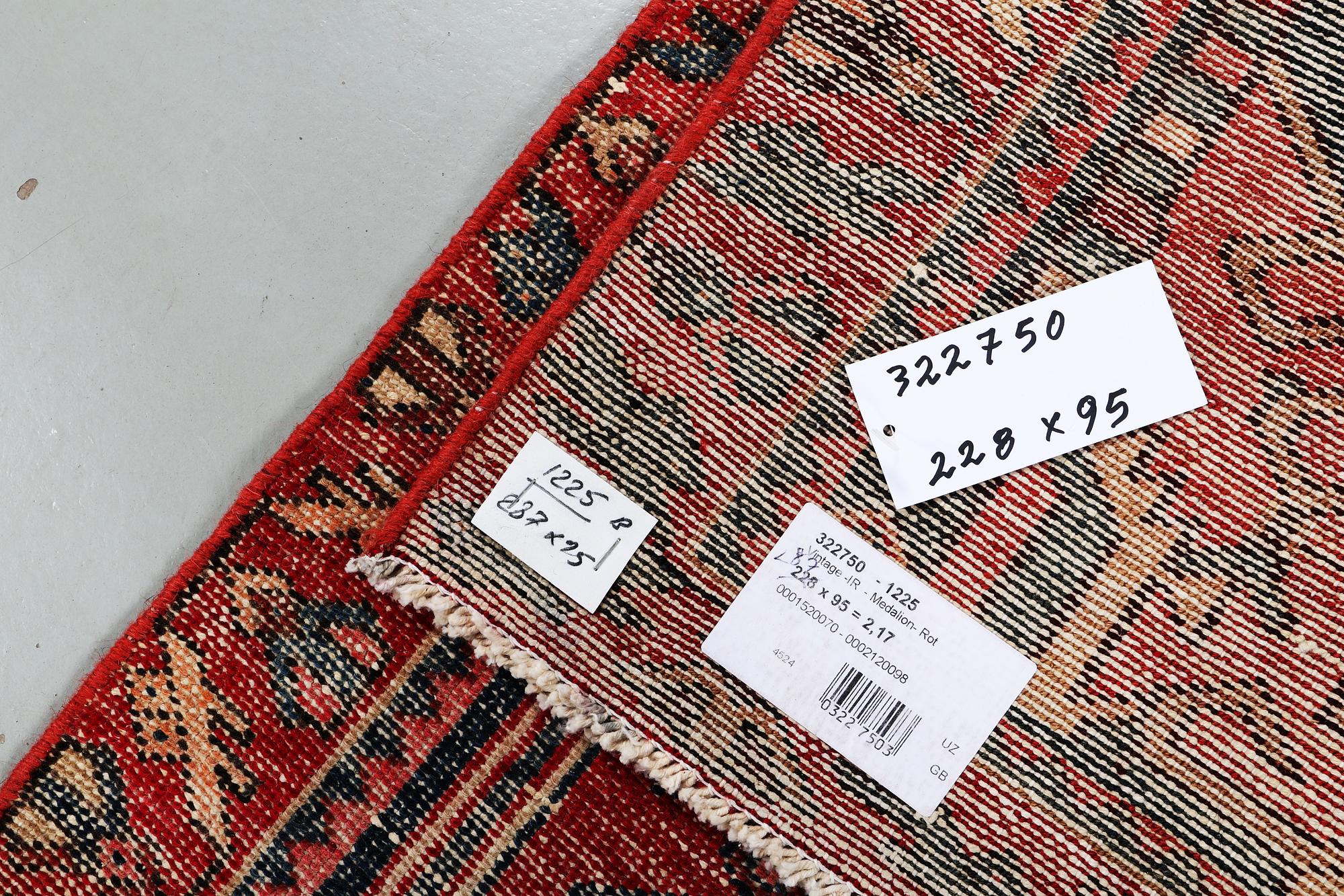 A runner carpet, Persian, Vintage Design, ca 287 x 95 cm.