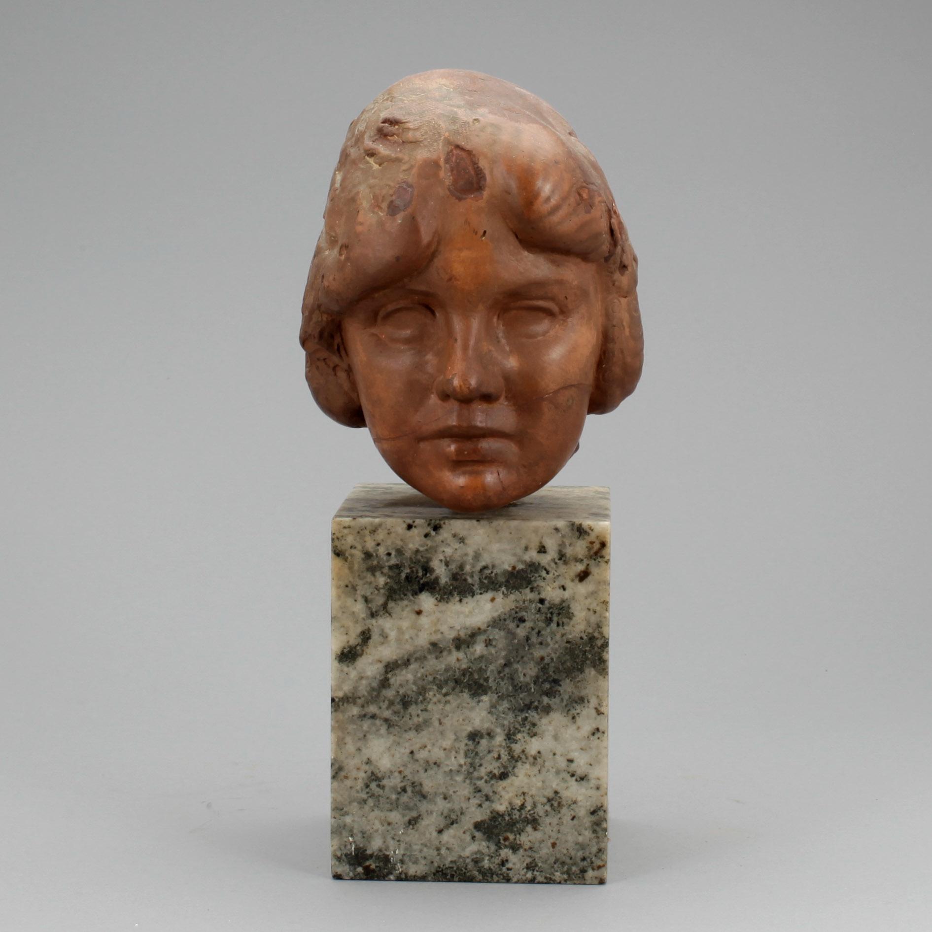 SKULPTUR, otydligt signerad, 1900-tal.