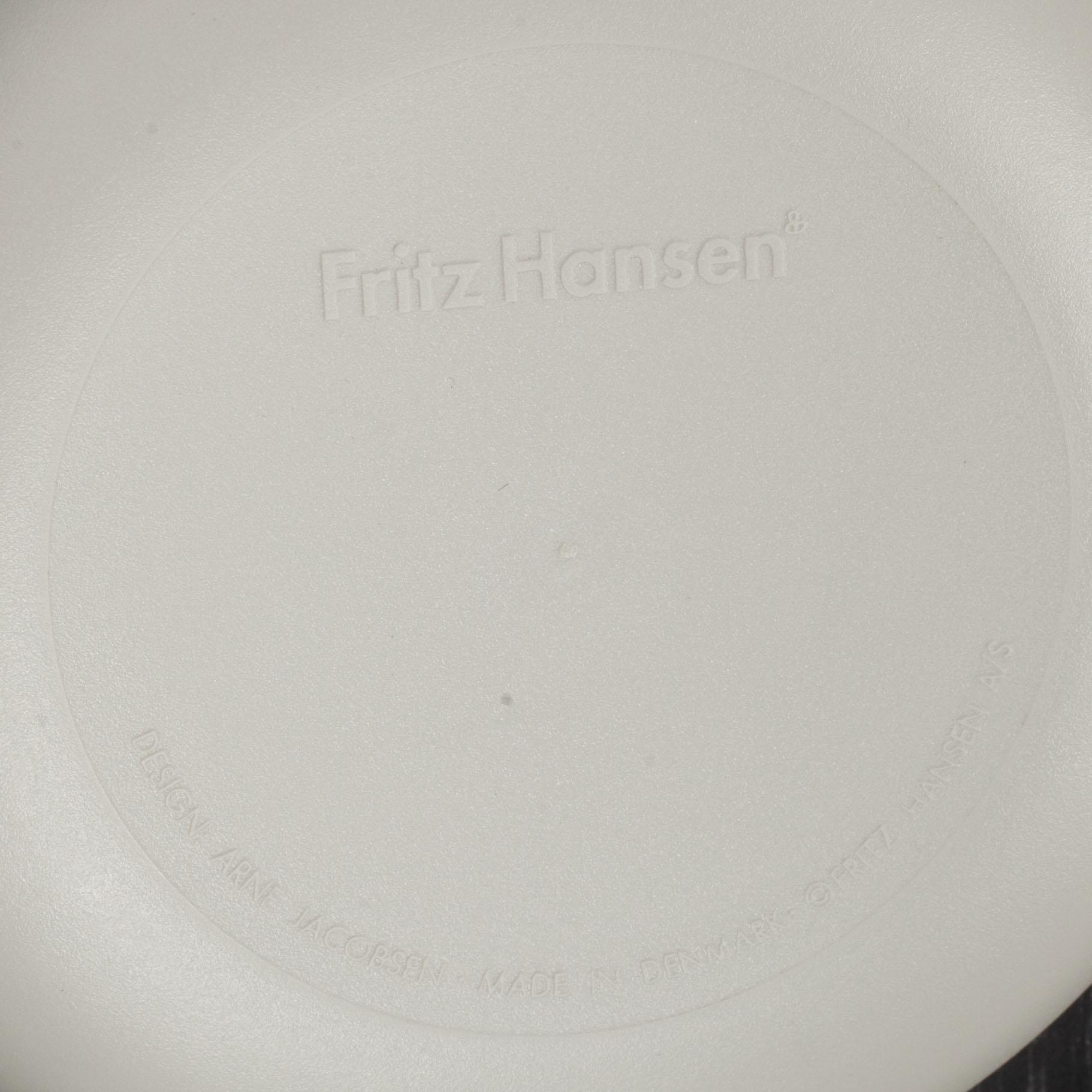 STOLAR, 3 st, "Myran" Arne Jacobsen för Fritz Hansen.