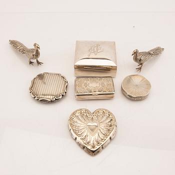 Dosor samt dekordelar 7 dlr silver 18/1900-tal.